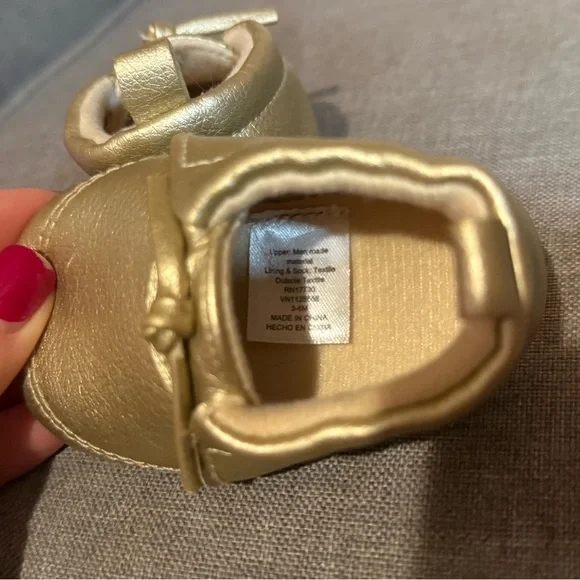 Baby Girl Shoes Set of 3 Like New Carters, Cat & Jack 3-6MO - Picture 4 of 12